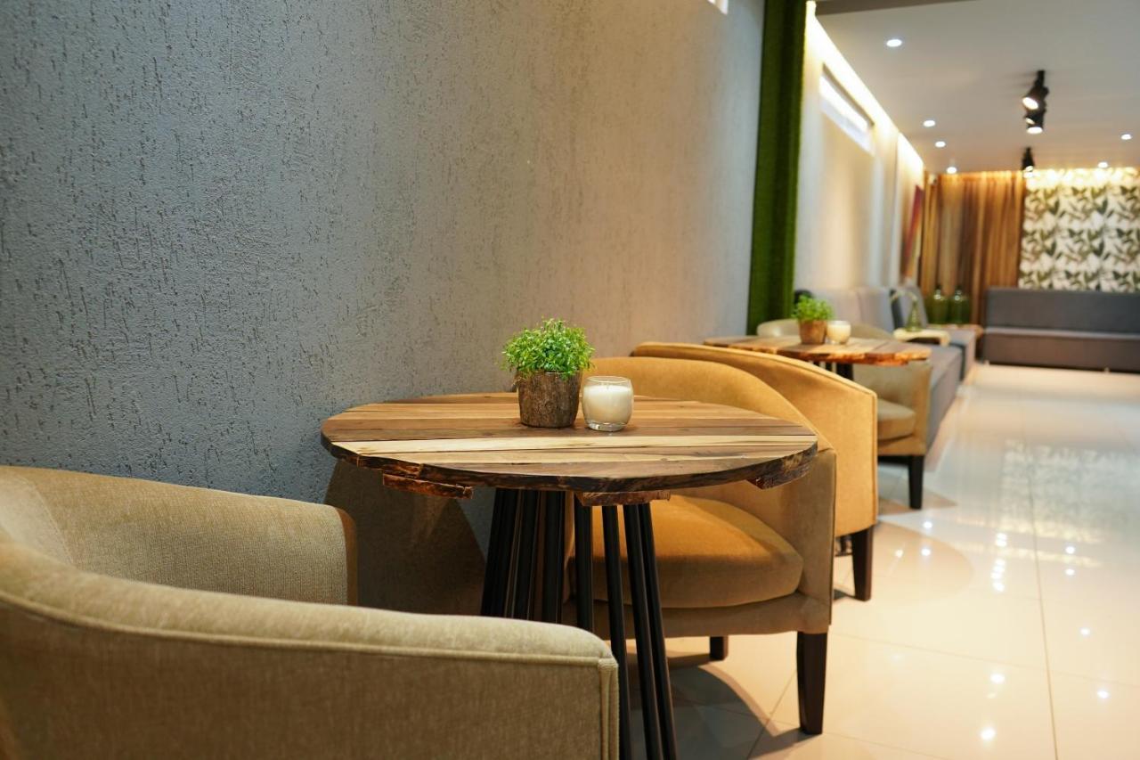 Hotel City Posadas Eksteriør billede